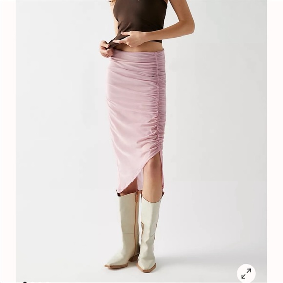 Free People Dresses & Skirts - NWT FREE PEOPLE Summer Daze midi skirt size L pink lilac wine mesh elastic waist